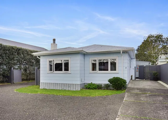 Whitianga Blue Bach - Location Location Location!