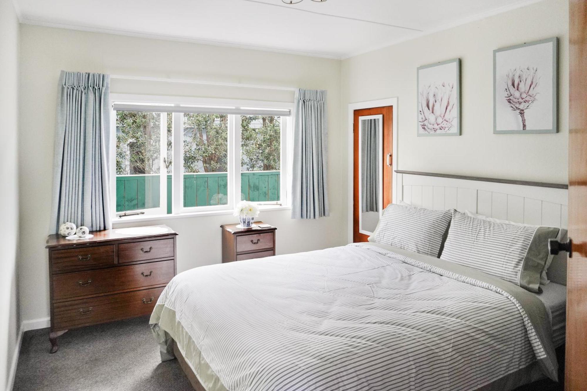 Blue Bach - Location Location Location! Whitianga
