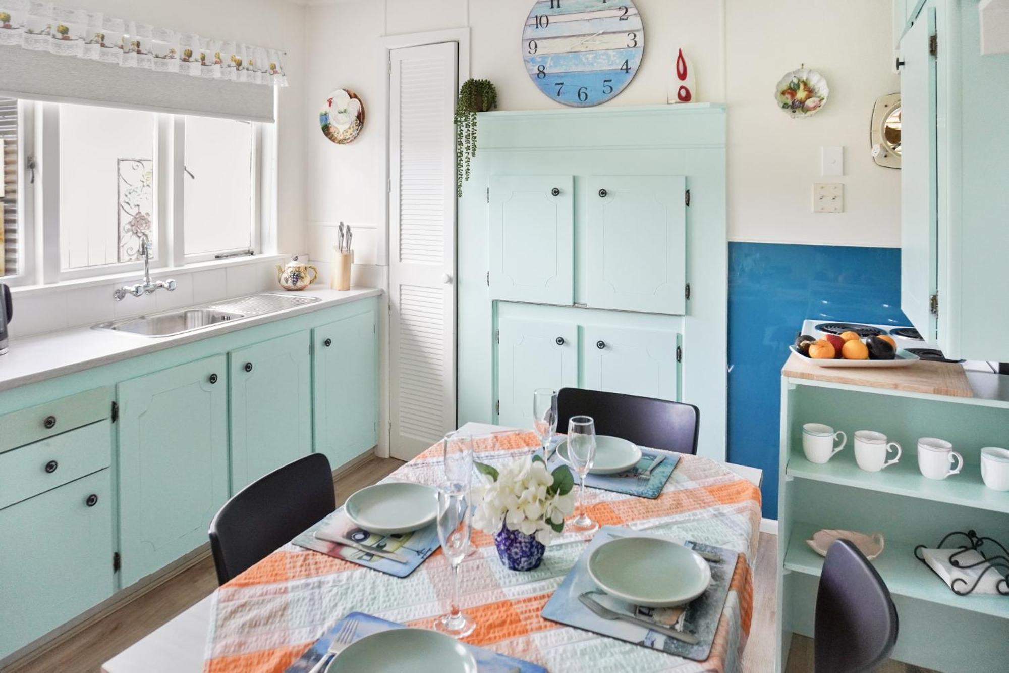Blue Bach - Location Location Location! * Whitianga